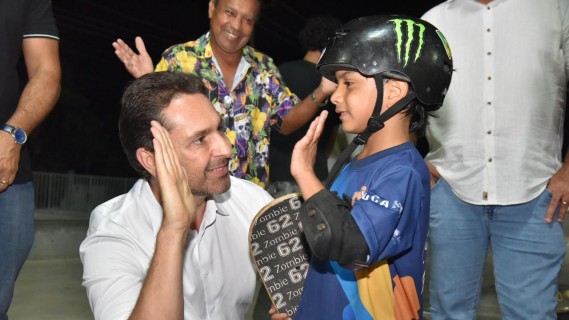 Prefeito Vilela e vice João Campos entregam nova Praça Dom Pedro e pista de skate no Parque Real