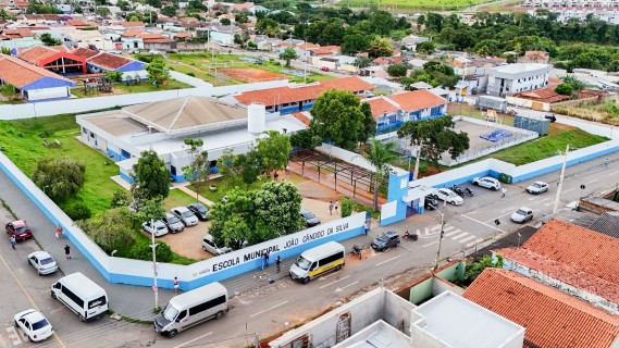 Prefeito Leandro Vilela entrega reforma de escola no Papillon Park e reforça investimentos na educação