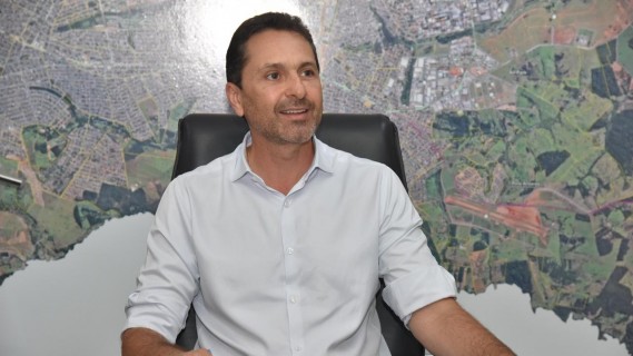 Prefeito Vilela oficializa Gleison Flávio como líder do governo na Câmara de Aparecida