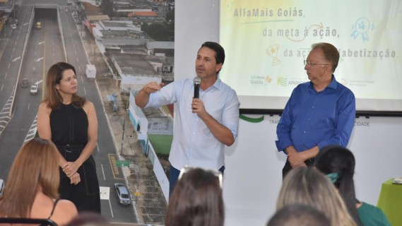 Educação de Aparecida pactua metas de alfabetização e celebra avanço nos índices de aprendizagem