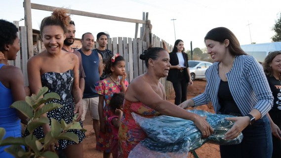 Campanha Aquecendo Vidas entrega mais 2,1 mil cobertores a famílias vulneráveis em Aparecida